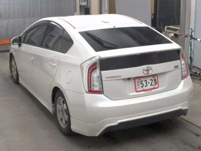 TOYOTA PRIUS