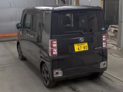 DAIHATSU WAKE
