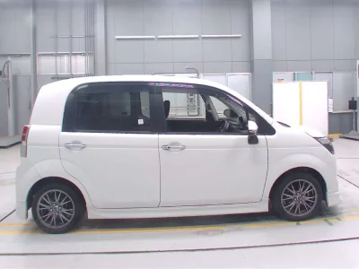 TOYOTA SPADE