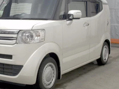HONDA N BOX SLASH