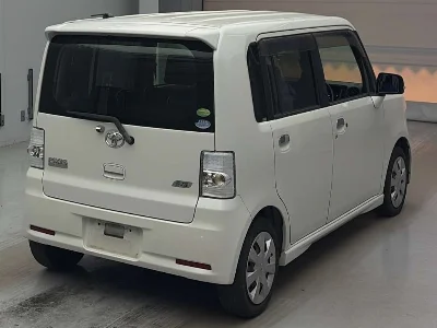 Toyota Pixis Space