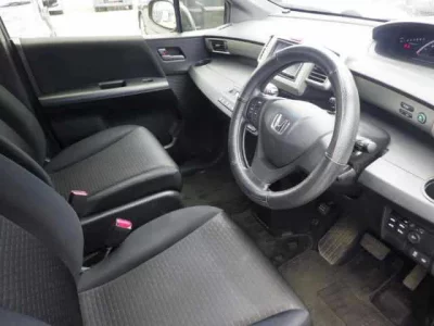 HONDA FREED SPIKE