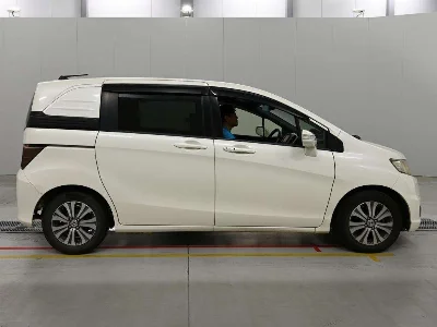 HONDA FREED SPIKE