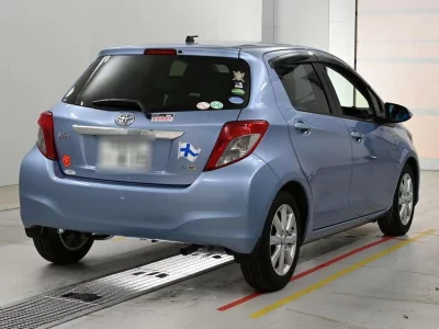 TOYOTA VITZ