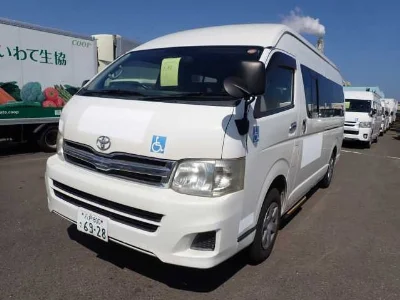 TOYOTA HIACE