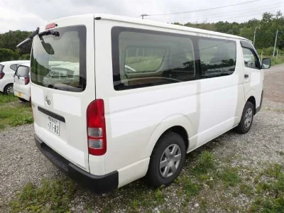 TOYOTA HIACE VAN