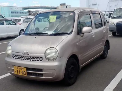 DAIHATSU MOVE LATTE