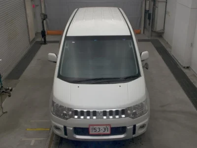 Mitsubishi DELICA D5