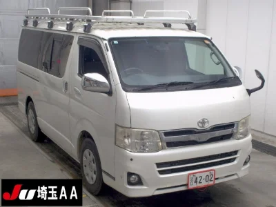 TOYOTA HIACE VAN