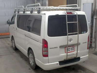 TOYOTA HIACE VAN