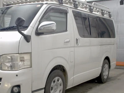 TOYOTA HIACE VAN