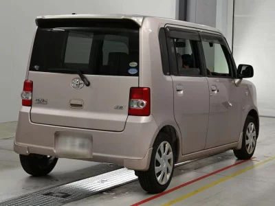 Toyota Pixis Space