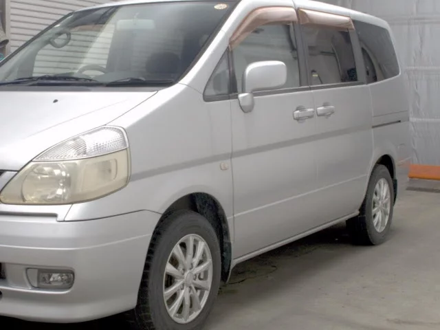 Nissan Serena  с аукциона в Японии