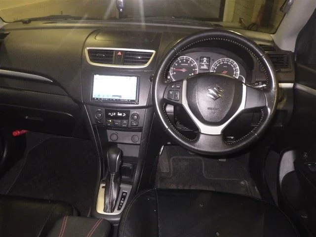 Suzuki Swift  с аукциона в Японии