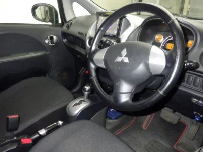 Mitsubishi i
