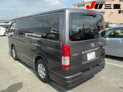 TOYOTA HIACE VAN