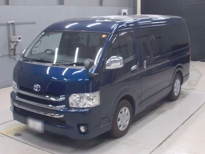 TOYOTA HIACE