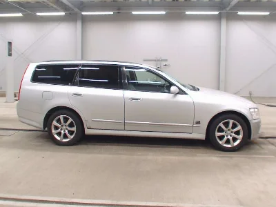 Nissan Stagea