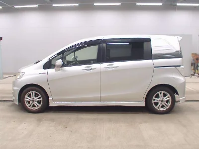 HONDA FREED SPIKE