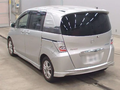 HONDA FREED SPIKE