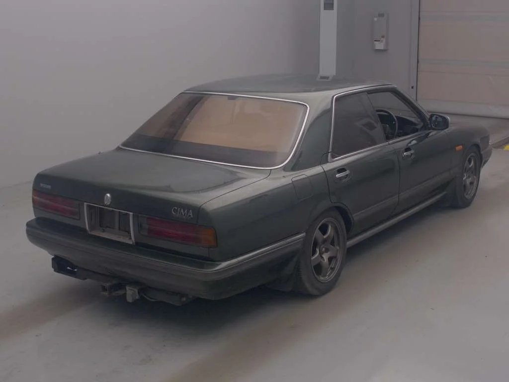 Nissan CEDRIC CIMA  с аукциона в Японии
