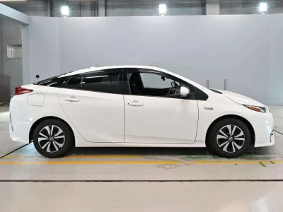 TOYOTA PRIUS PHV