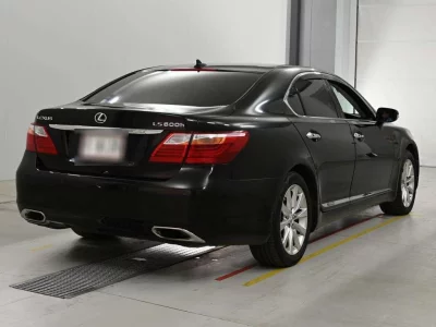 Lexus LS600h