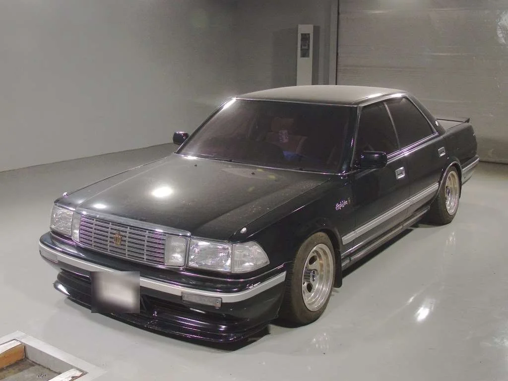 Toyota Crown  с аукциона в Японии
