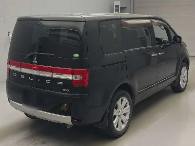 Mitsubishi DELICA D5