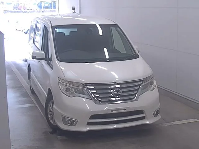 Nissan Serena  с аукциона в Японии