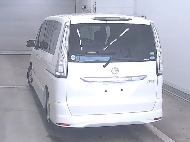 Nissan Serena  с аукциона в Японии