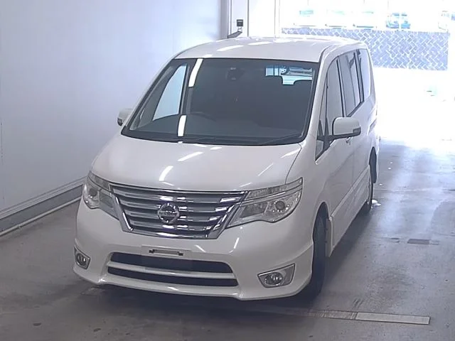 Nissan Serena  с аукциона в Японии