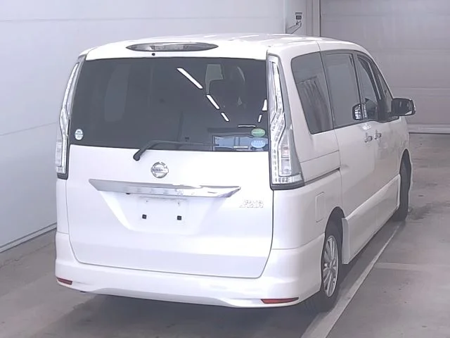 Nissan Serena  с аукциона в Японии