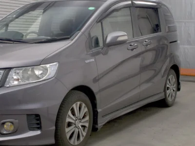 HONDA FREED SPIKE