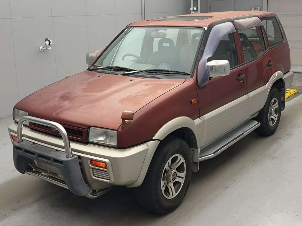 Nissan Mistral  с аукциона в Японии