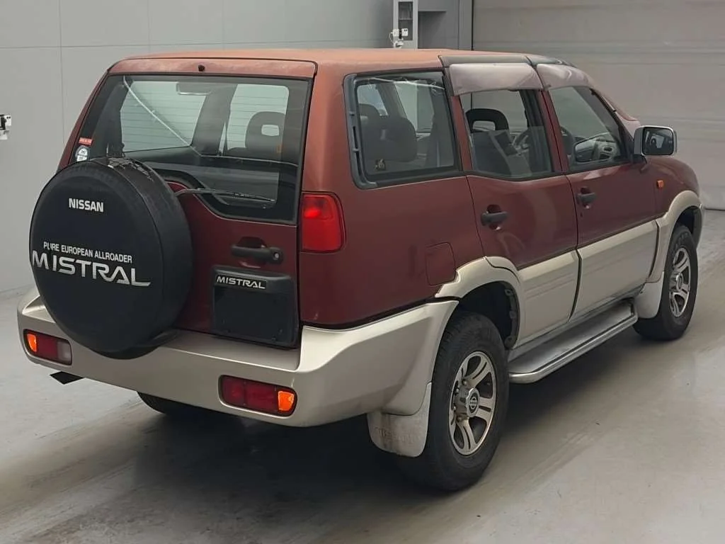 Nissan Mistral  с аукциона в Японии