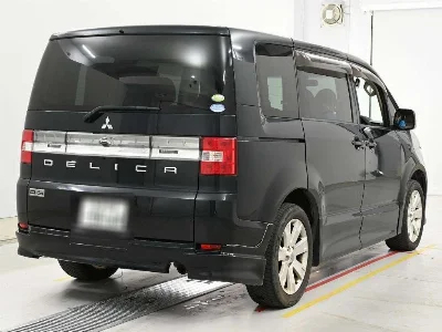 Mitsubishi DELICA D5