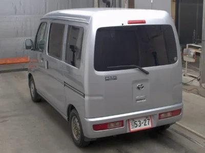 TOYOTA PIXIS VAN