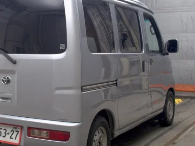 TOYOTA PIXIS VAN