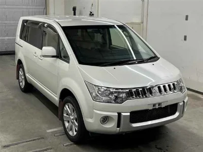 MITSUBISHI DELICA D5