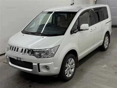 MITSUBISHI DELICA D5