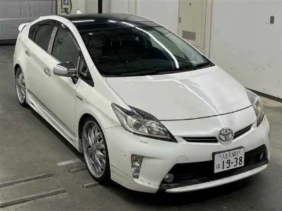 TOYOTA PRIUS