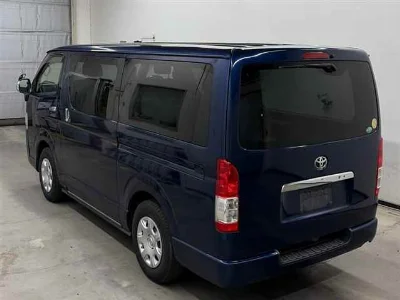 TOYOTA REGIUS VAN