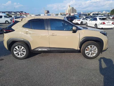 TOYOTA YARIS CROSS