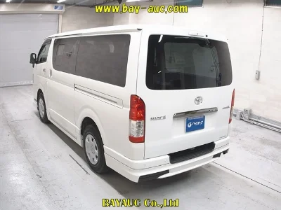 TOYOTA HIACE VAN