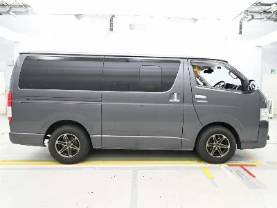 TOYOTA REGIUS VAN