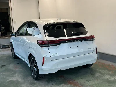 Nissan Aura