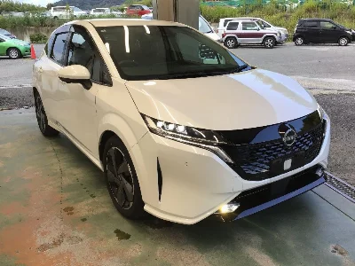 Nissan Aura