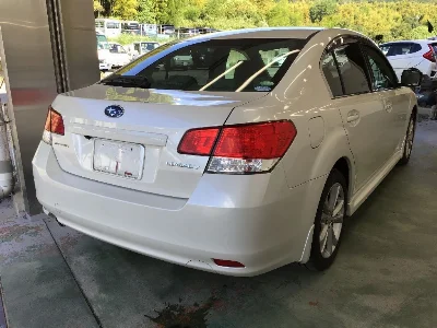 SUBARU LEGACY B4