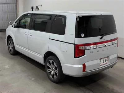 Mitsubishi DELICA D5
